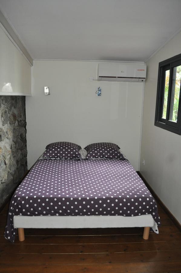 Apartamento Ti Joli Caz En Bois Saint-Gilles-les Hauts Exterior foto